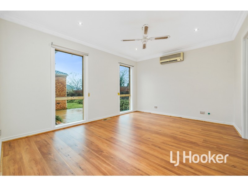 19 Eleanor Crescent, Hallam VIC 3803