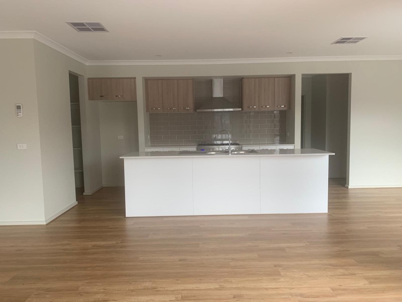 30 Fortitude Circuit, Clyde VIC 3978