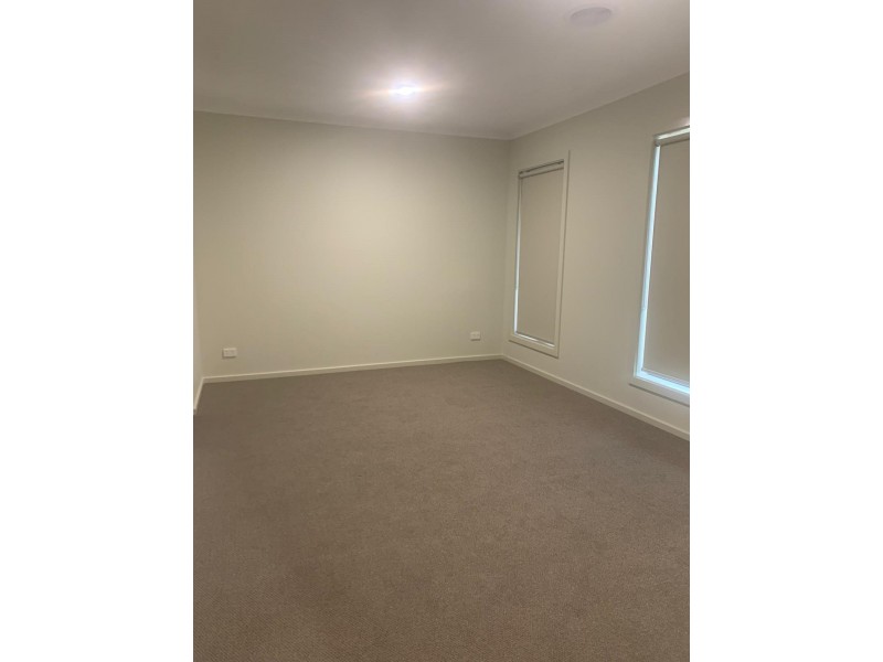 30 Fortitude Circuit, Clyde VIC 3978