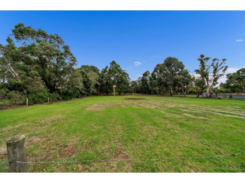 35 Collison Road, Cranbourne East VIC 3977