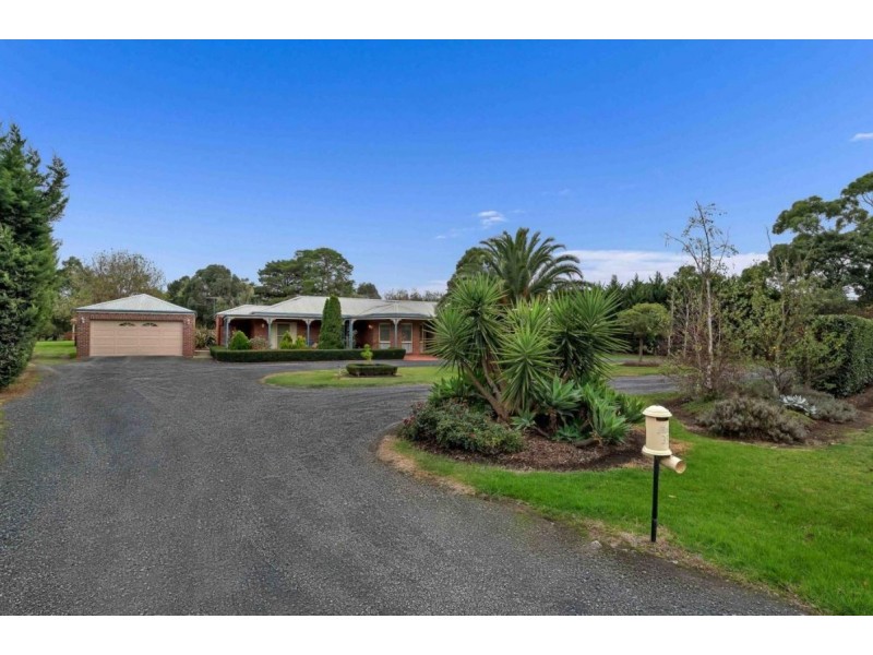 35 Collison Road, Cranbourne East VIC 3977