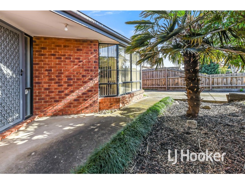 39 Garnet Close, Narre Warren VIC 3805
