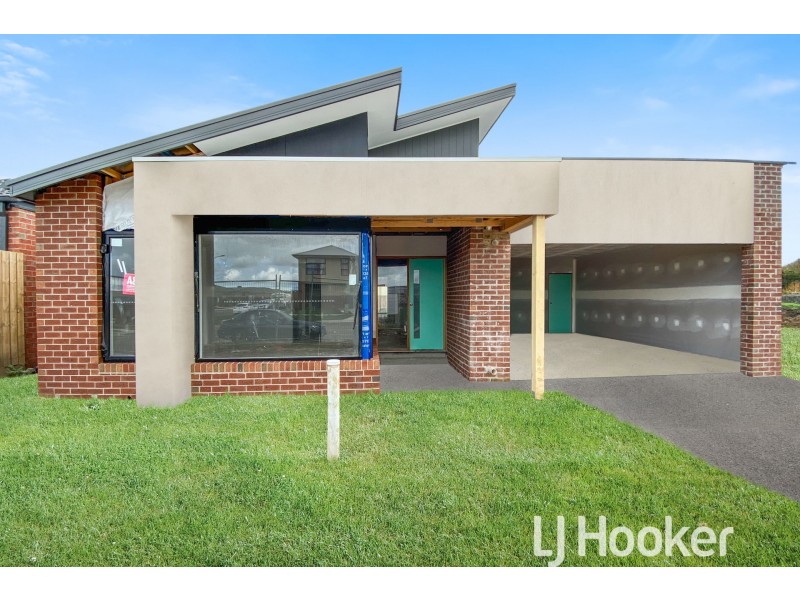 137 Fiorelli Boulevard, Cranbourne East VIC 3977