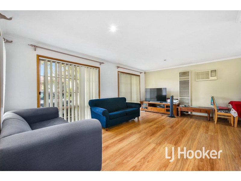 18 Cumberland Chase, Hampton Park VIC 3976