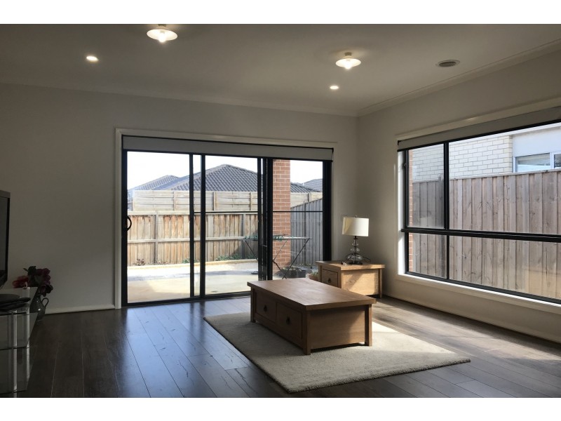 26 Barley Crescent, Clyde North VIC 3978