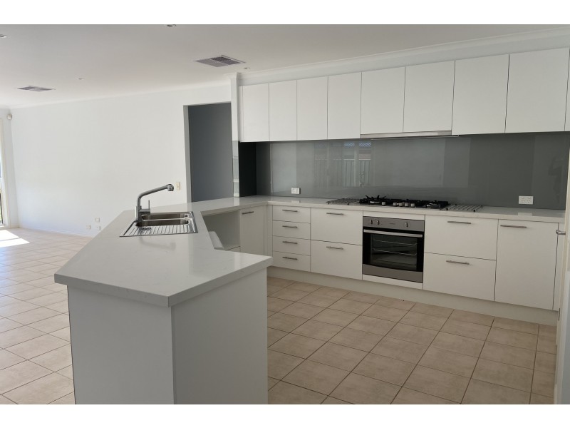 727 Glasscocks Road, Narre Warren South VIC 3805