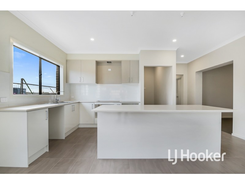 232 St Germain Boulevard, Clyde North VIC 3978