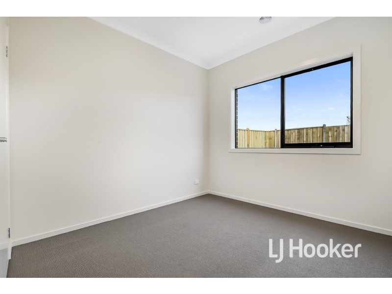 232 St Germain Boulevard, Clyde North VIC 3978