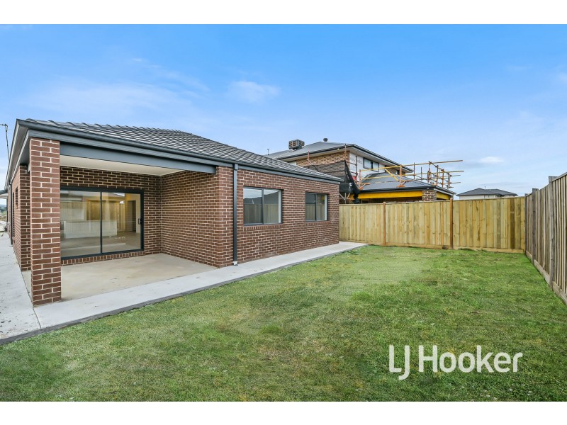 232 St Germain Boulevard, Clyde North VIC 3978
