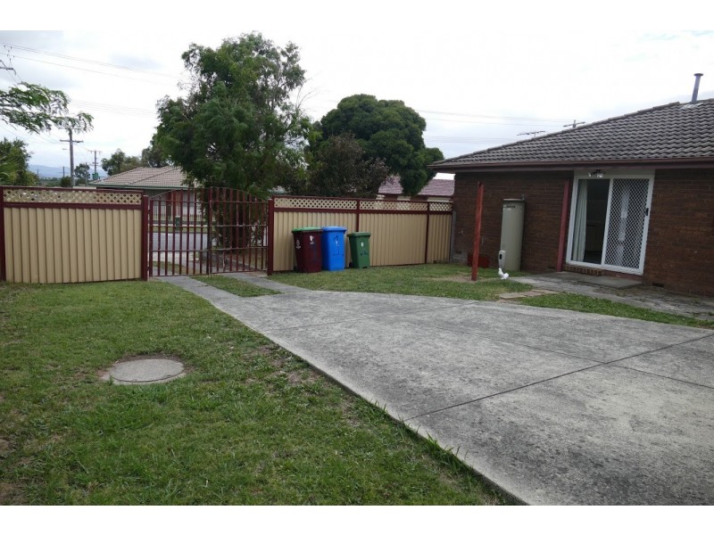 1 Horton Drive, Hampton Park VIC 3976