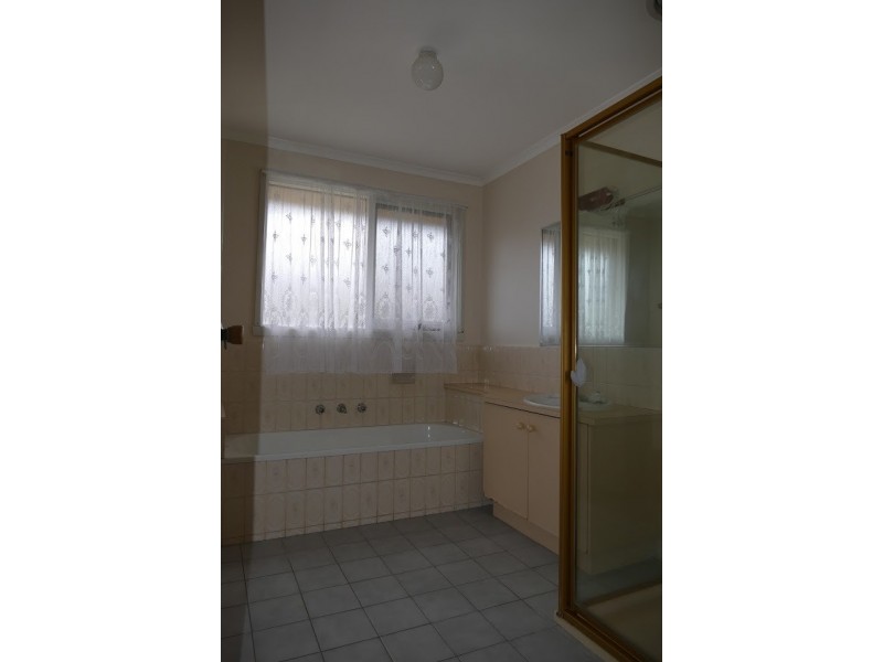 1 Horton Drive, Hampton Park VIC 3976