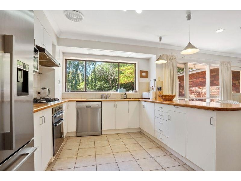 4 Cornborough Court, Frankston South VIC 3199