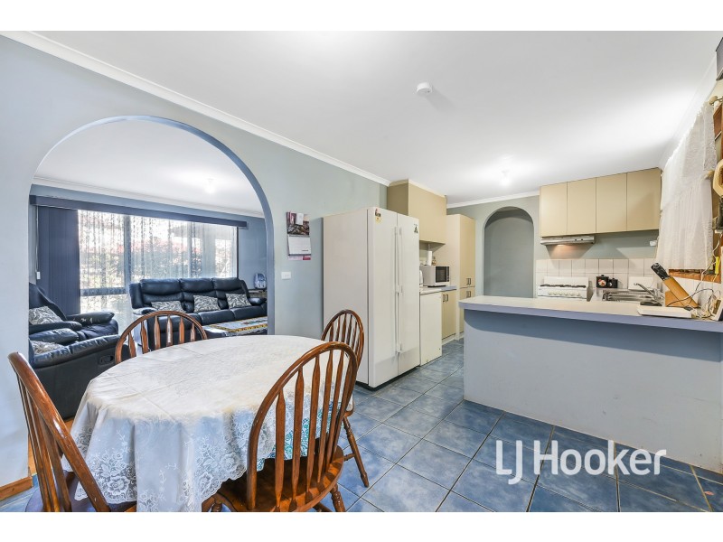 17 Simon Court, Hampton Park VIC 3976