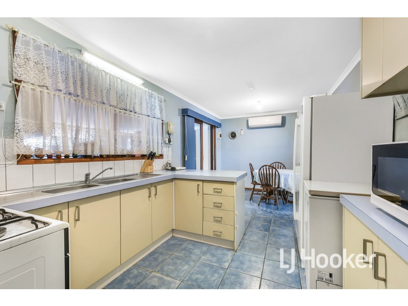 17 Simon Court, Hampton Park VIC 3976
