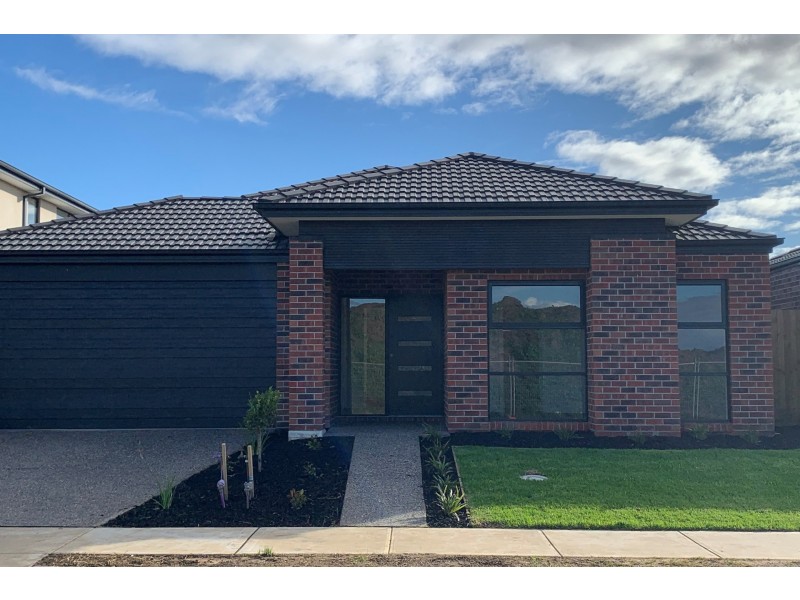 49 Camaro Drive, Cranbourne East VIC 3977
