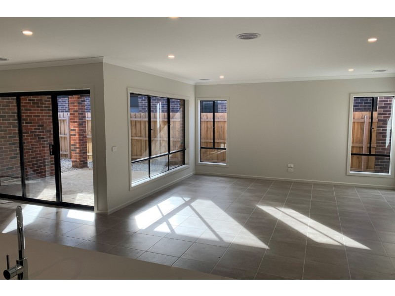 49 Camaro Drive, Cranbourne East VIC 3977