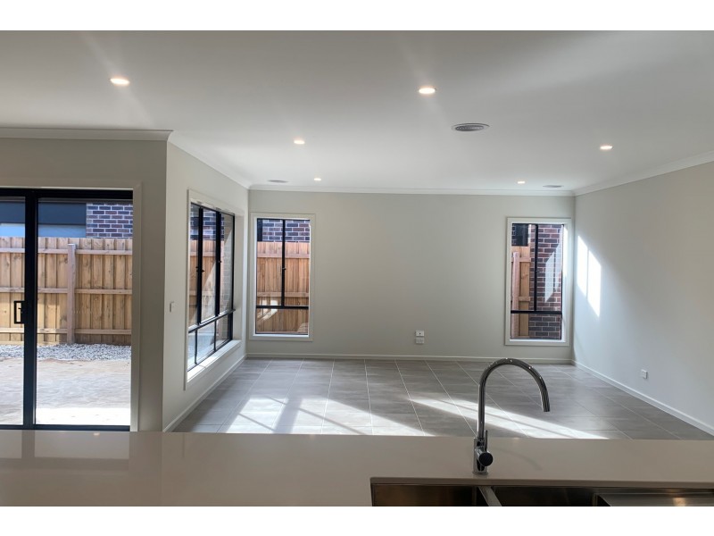 49 Camaro Drive, Cranbourne East VIC 3977