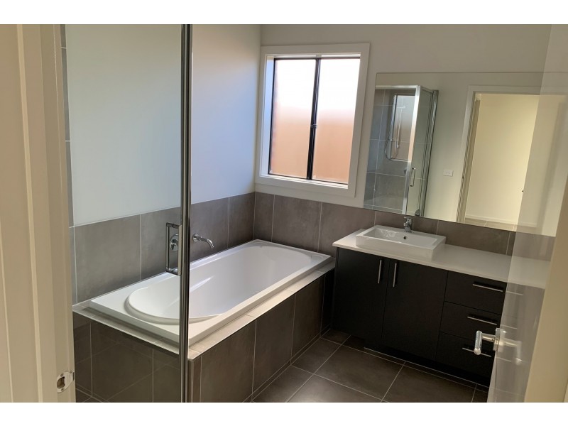 49 Camaro Drive, Cranbourne East VIC 3977