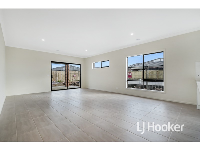 Lot 1101 St Germain Boulevard, Clyde North VIC 3978