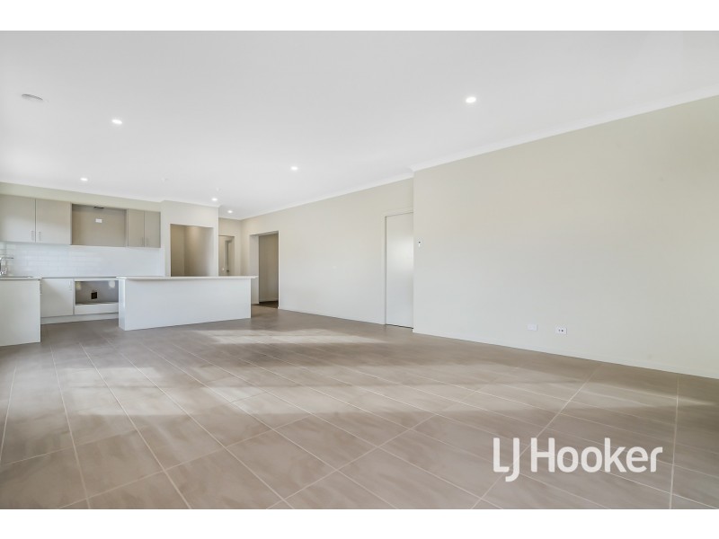 Lot 1101 St Germain Boulevard, Clyde North VIC 3978