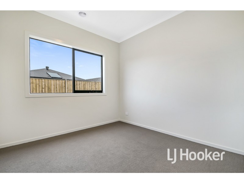 Lot 1101 St Germain Boulevard, Clyde North VIC 3978