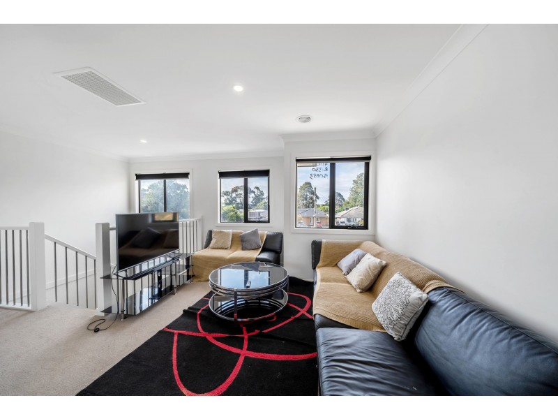 2/22 Dearing Avenue, Cranbourne VIC 3977