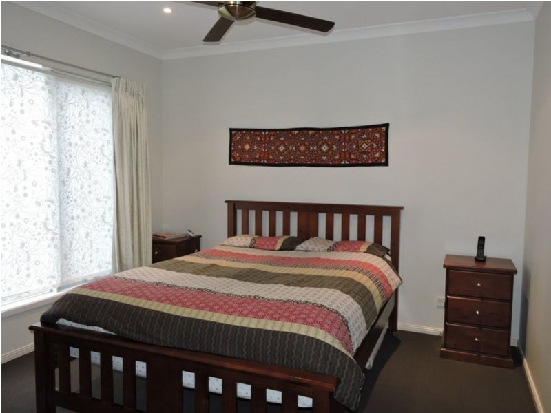 128 Alisma Boulevard, Cranbourne North VIC 3977