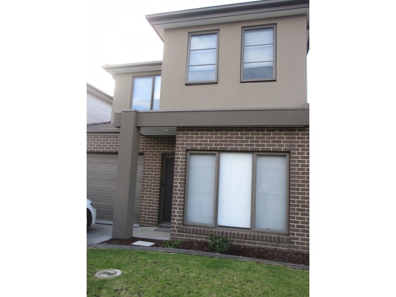 7 Charger Lane, Cranbourne East VIC 3977