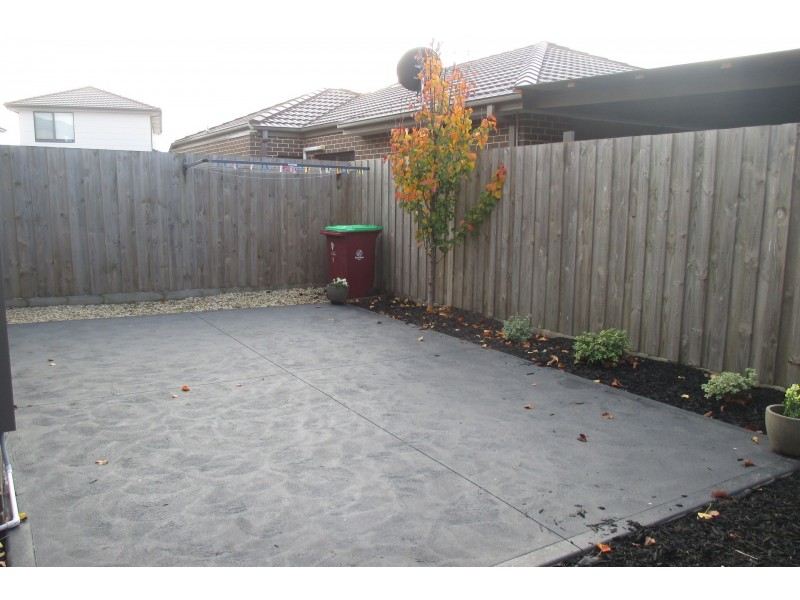 7 Charger Lane, Cranbourne East VIC 3977