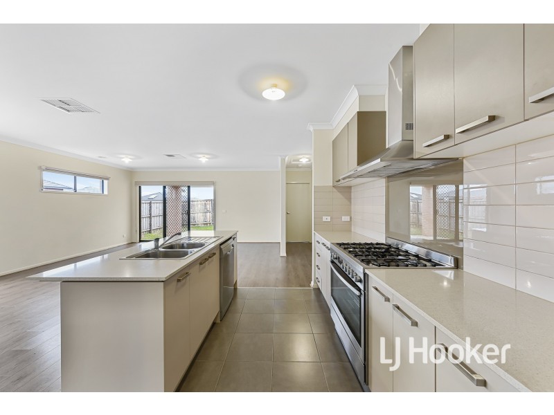 5 Tania Way, Officer VIC 3809