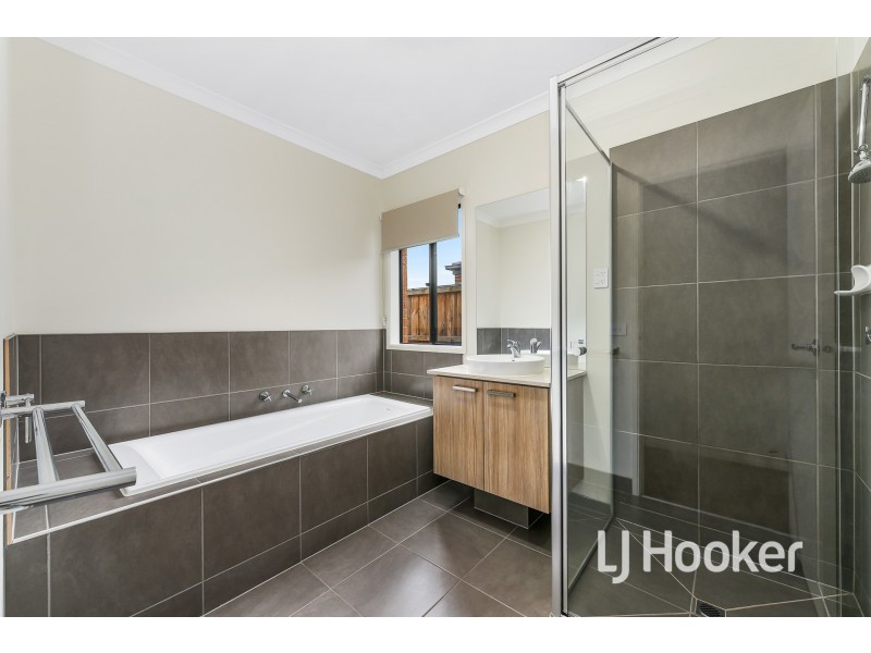 5 Tania Way, Officer VIC 3809