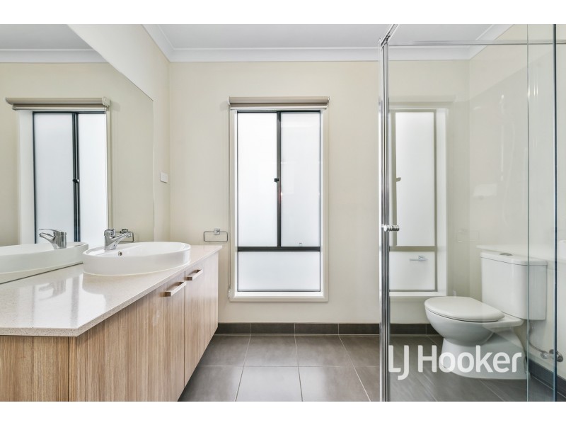 5 Tania Way, Officer VIC 3809