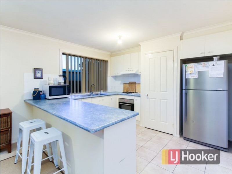 29 Glenaire Crescent, Cranbourne West VIC 3977