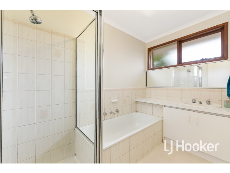 12 Carmen Court, Hampton Park VIC 3976