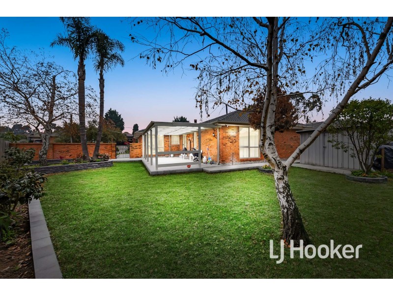 12 Carmen Court, Hampton Park VIC 3976