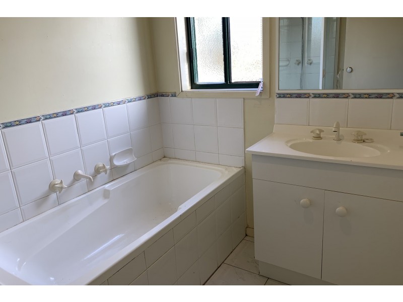 12 Greenlea Grove, Hampton Park VIC 3976