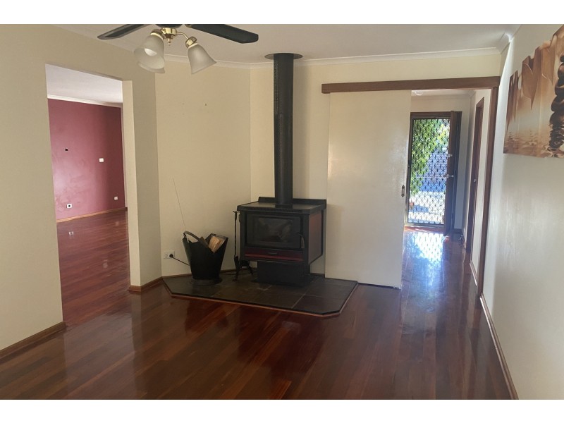 16 Lauren Drive, Hampton Park VIC 3976