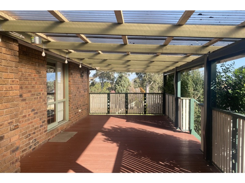 16 Lauren Drive, Hampton Park VIC 3976