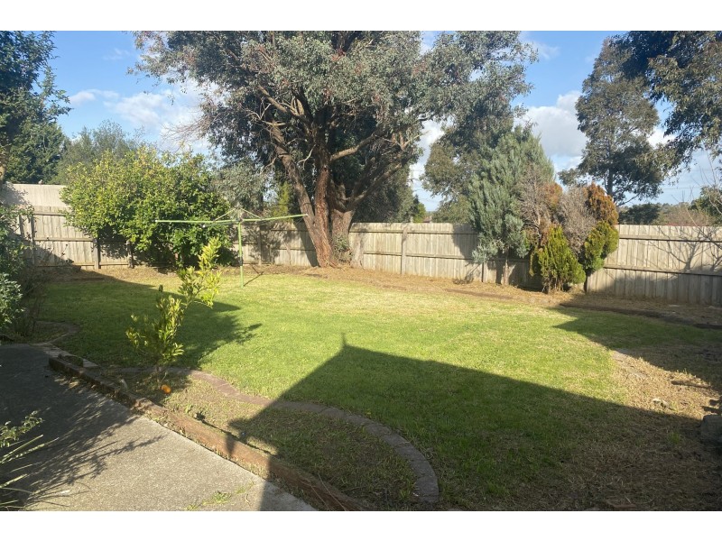 16 Lauren Drive, Hampton Park VIC 3976