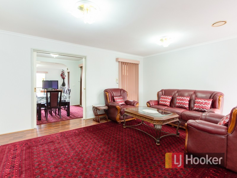 16 Warana Drive, Hampton Park VIC 3976