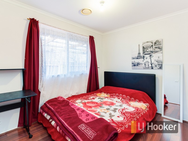 16 Warana Drive, Hampton Park VIC 3976