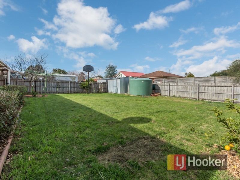 16 Warana Drive, Hampton Park VIC 3976