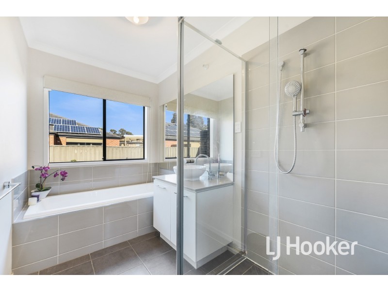 5 Carbine Way, Lyndhurst VIC 3975