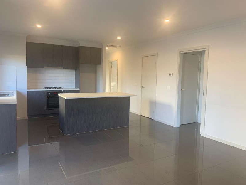 2/15 Elizabeth Street, Cranbourne North VIC 3977