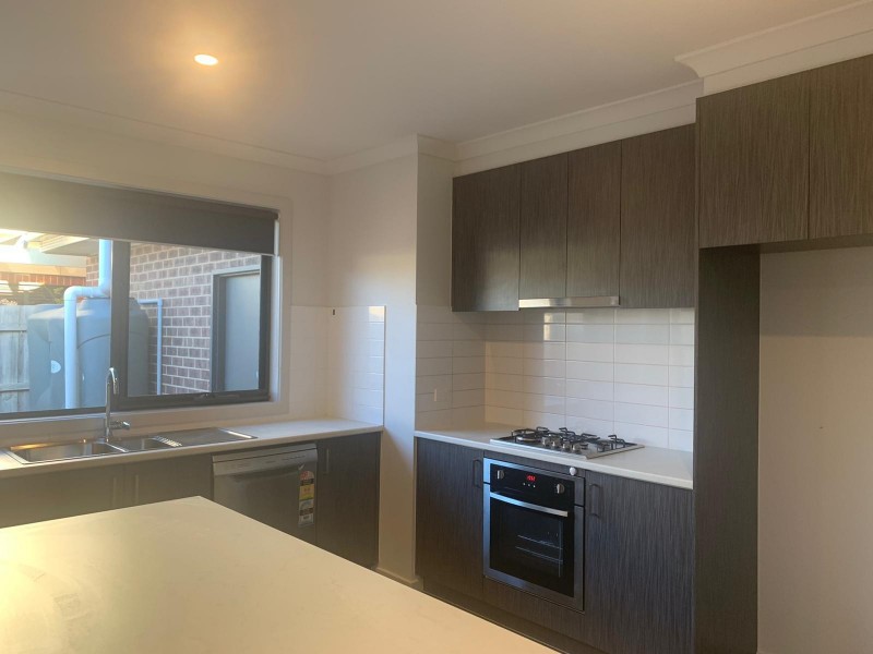 2/15 Elizabeth Street, Cranbourne North VIC 3977