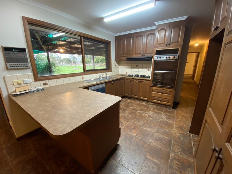 13 Garden Street, Cranbourne East VIC 3977