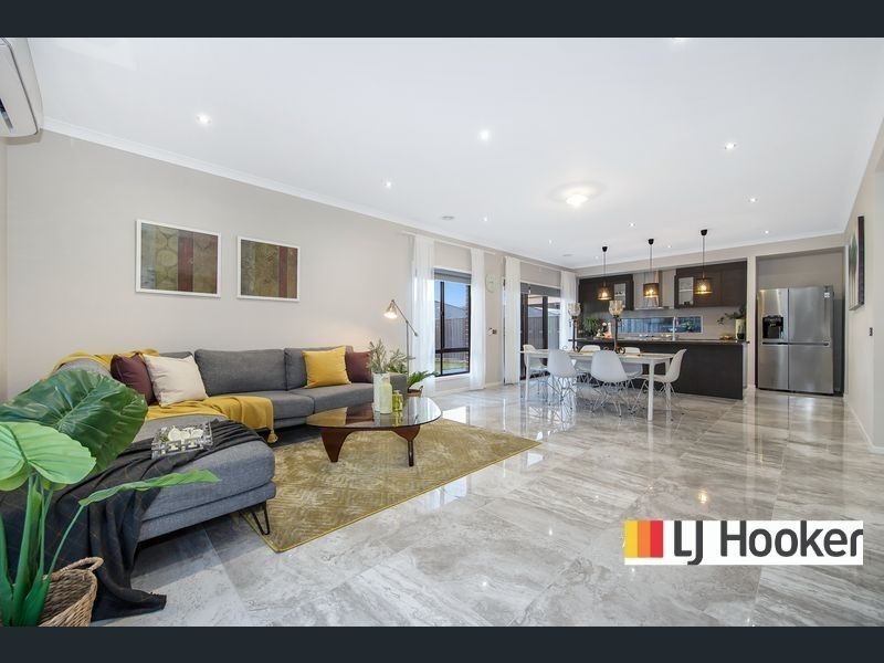 47 Belcam Circuit, Clyde North VIC 3978