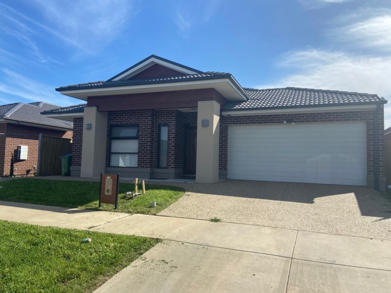 15 Orpington Drive, Clyde North VIC 3978