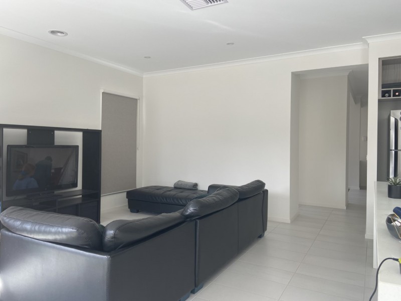 15 Orpington Drive, Clyde North VIC 3978