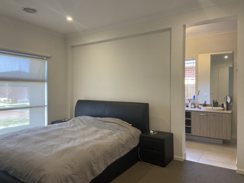 15 Orpington Drive, Clyde North VIC 3978